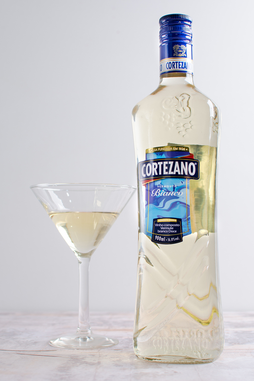 Distinctive Taste Alcoholic Beverage Bianco Absinthe Sweet White Vermouth Composite Wine For Cocktail Making