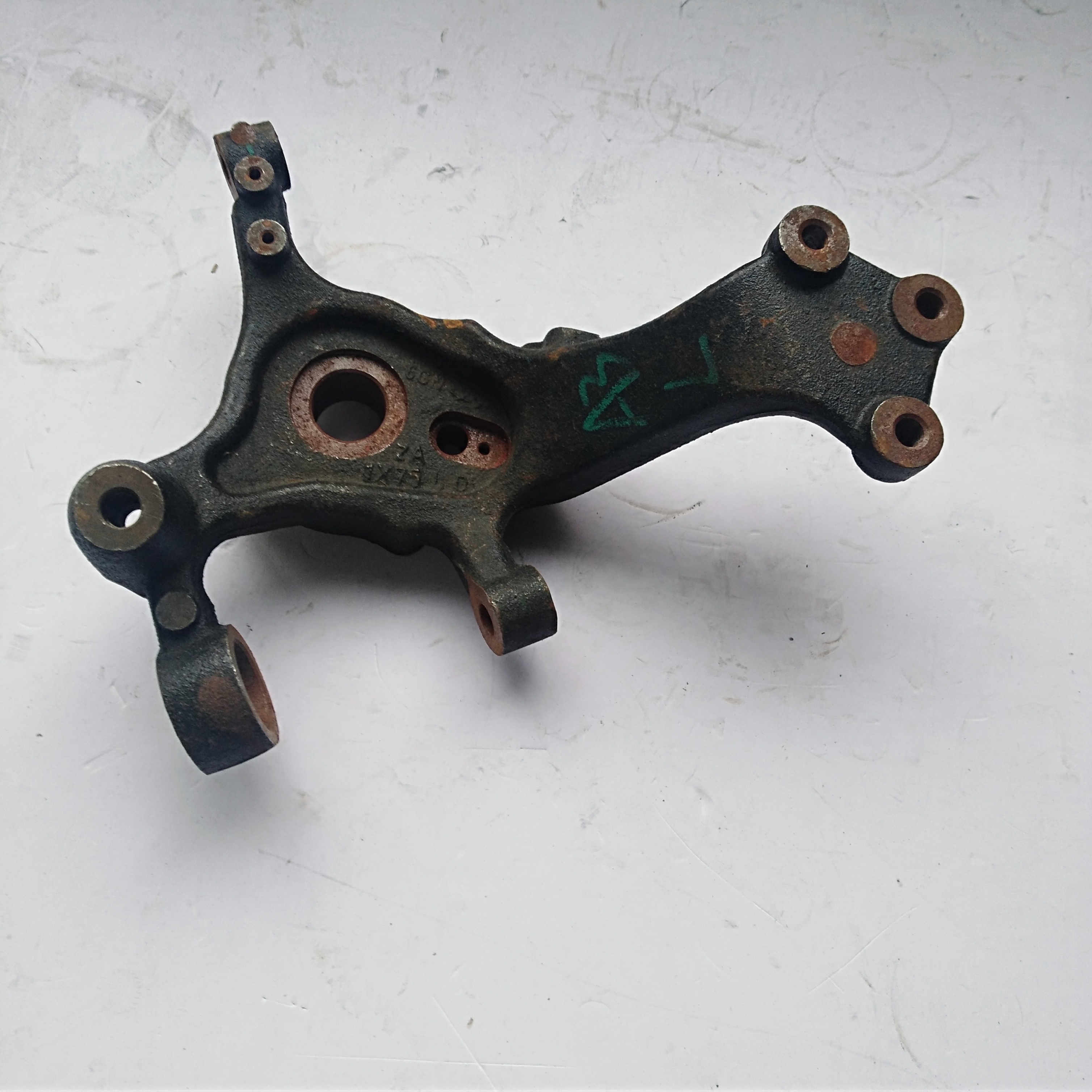 Steering Knuckle for Chery A3 J3 Skin Speranza Orinoco M11-3001011 M11-3001012