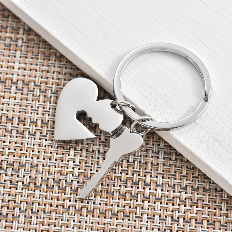 Wholesale Stainless Steel Customizable Blank Key And Heart Lock Shape Fashion Couple Keychain Jewelry Valentine's Day Event Gift