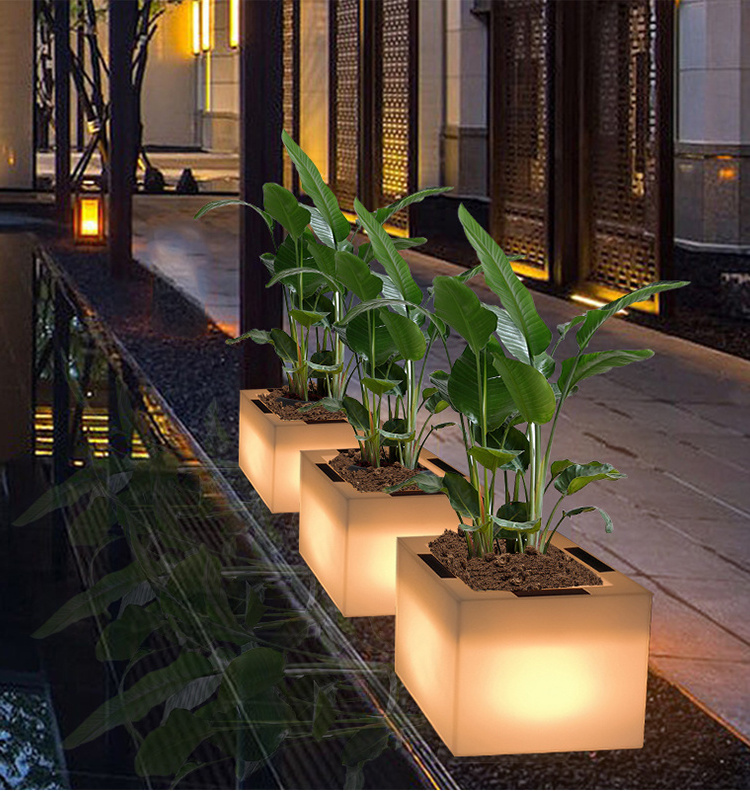 led plastic solar flower pots planters light up garden pots planters Waterproof and windproof flowerpot