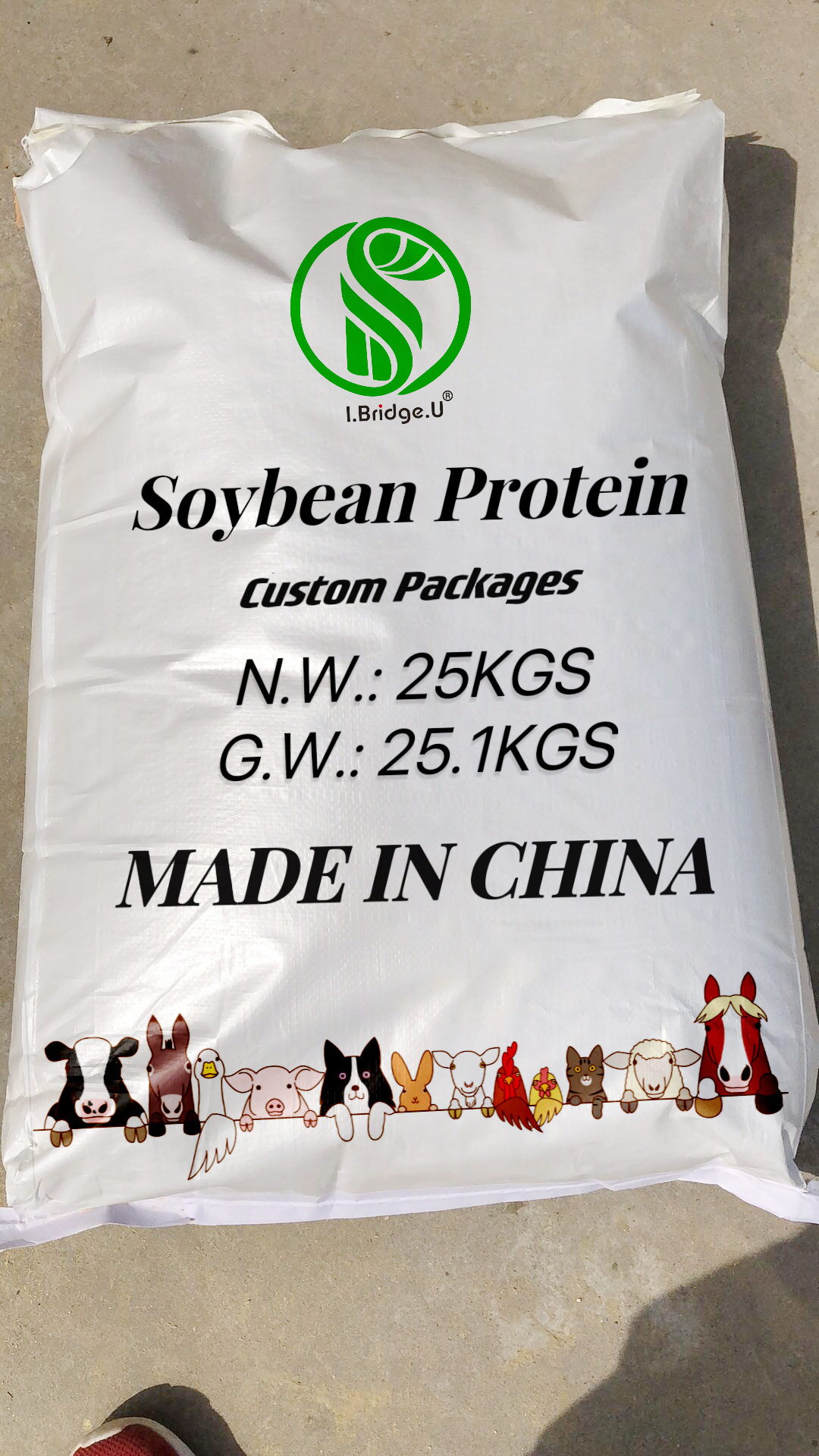 Chicken feed rice bran corn gluten feed and 65 protein soybean meal animal feed