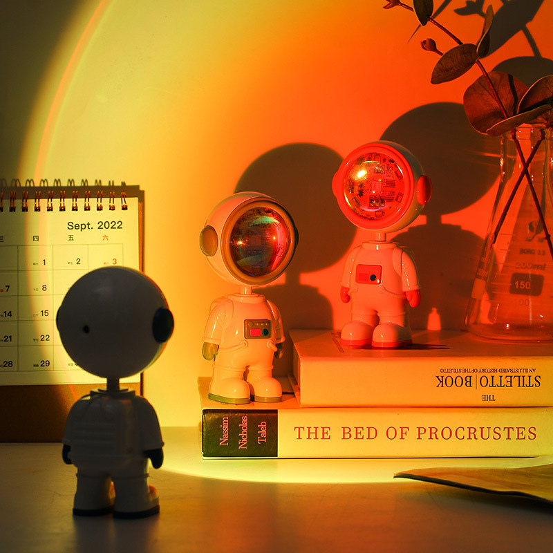 Astronaut Sunset Lamp Projector Light: 7 Colors Mode & Built-in Battery Lights Color Changing Rainbow Sunlight Lamp