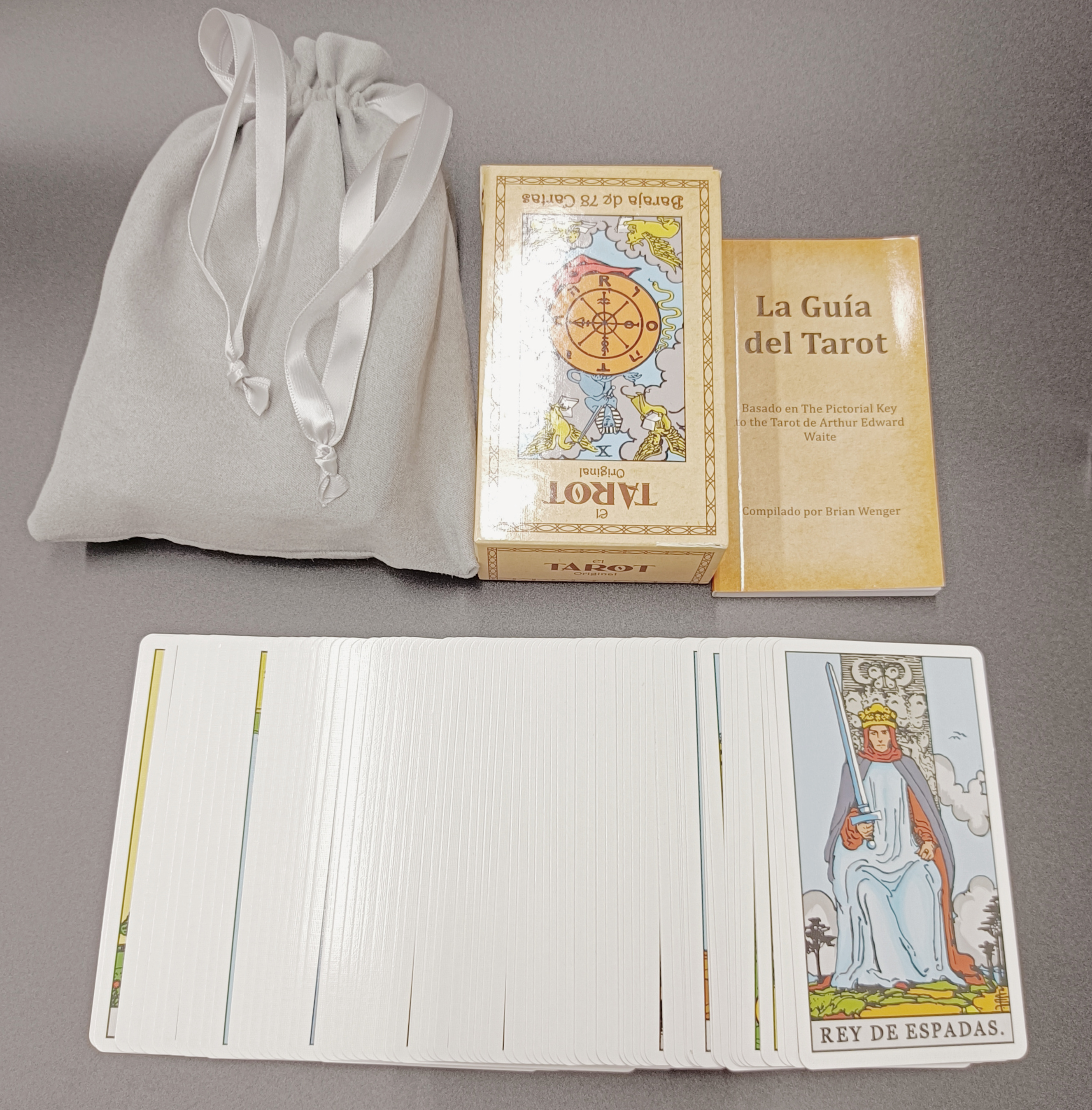 Custom Tarot Paper Card Stand OEM High Quality Printing Logo Cards With Guidebook Wholesale Hot Sale Customized Design CMYK