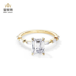 18K Gold Ring 2 Carat Emerald Cut Lab Grown Diamond Jewelry Rings Halo Engagement Solitaire Diamond Ring