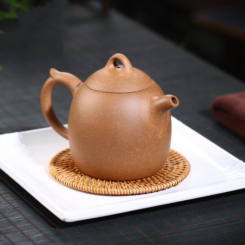 2023 most popular  style : Yixing handmade purple clay tea pot zisha Qinquan tea pot with good quality