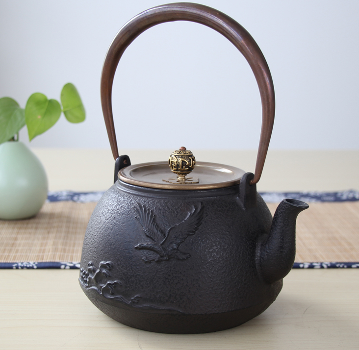 Chinese traditional cast iron teapot black color 1200 ml