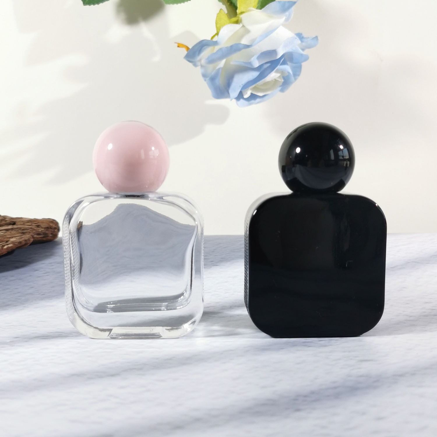 Custom Outer Spray Black and Clear 30Ml 50Ml 100Ml Flat Square Round Shoulder Glass Perfume Bottles with Lids