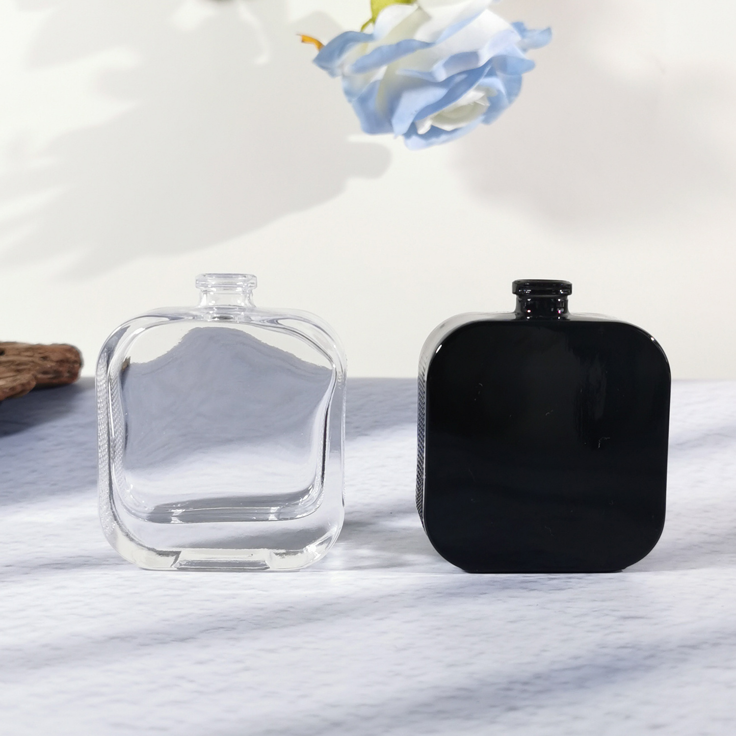 Custom Outer Spray Black and Clear 30Ml 50Ml 100Ml Flat Square Round Shoulder Glass Perfume Bottles with Lids