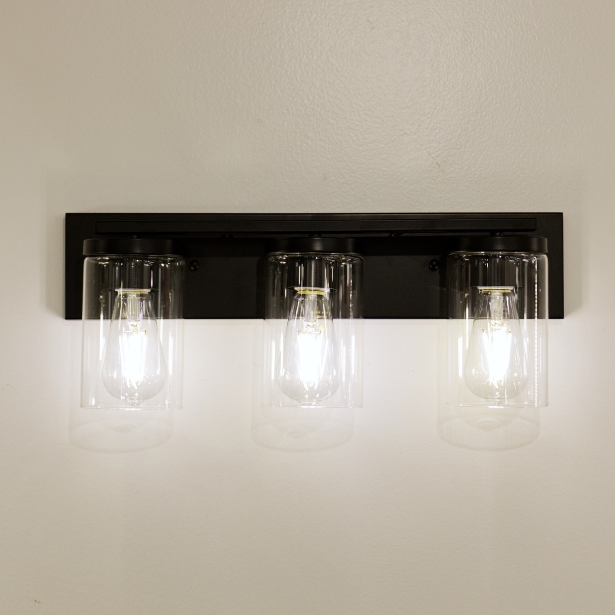 Premium Copen Modern Black 4lt Vanity Light with Clear Glass and Medium Base for Bathroom Light Enhancing Purposes