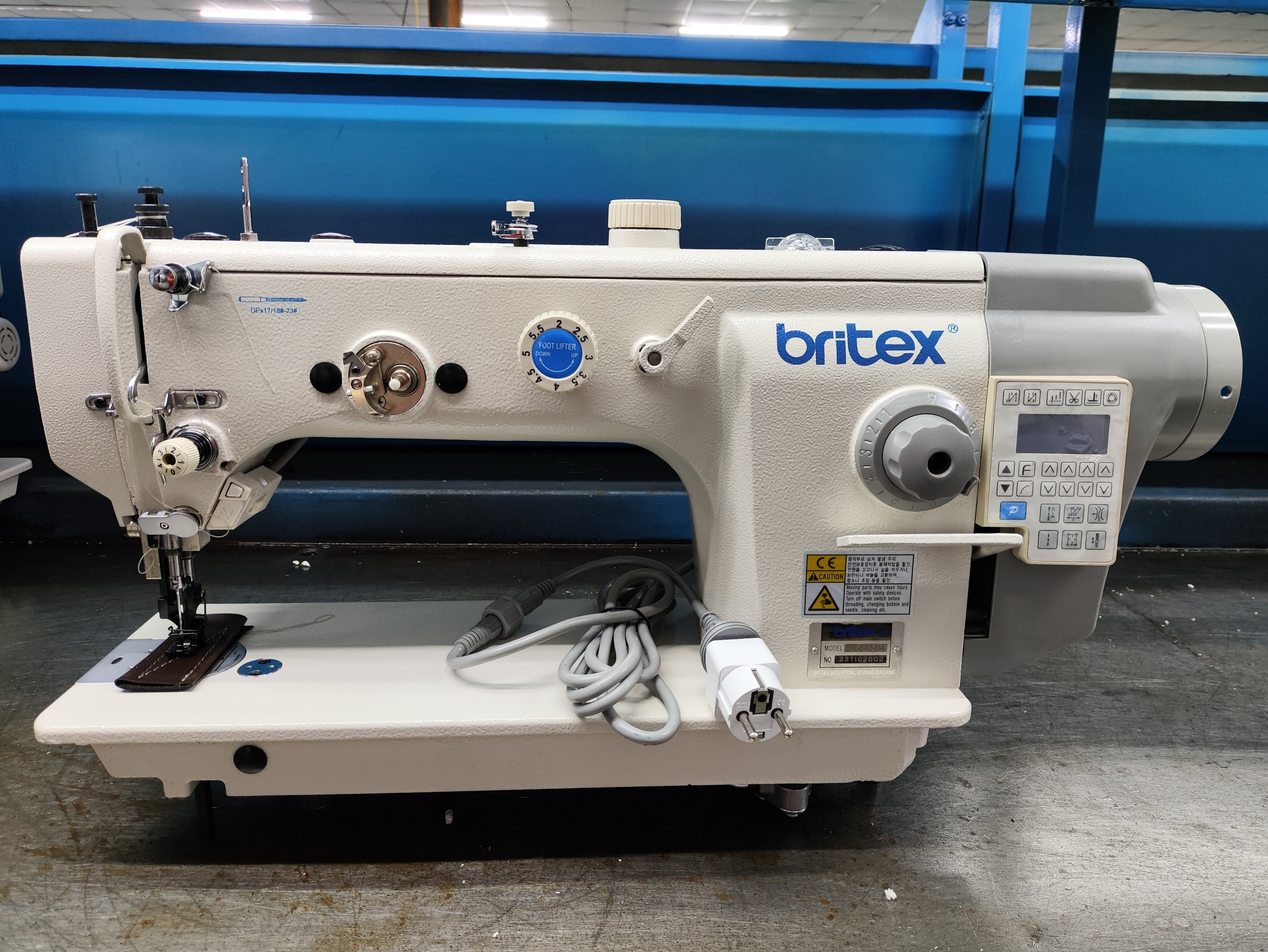 BR-640-D4 Automatic lockstitch industrial sewing machine Computrized