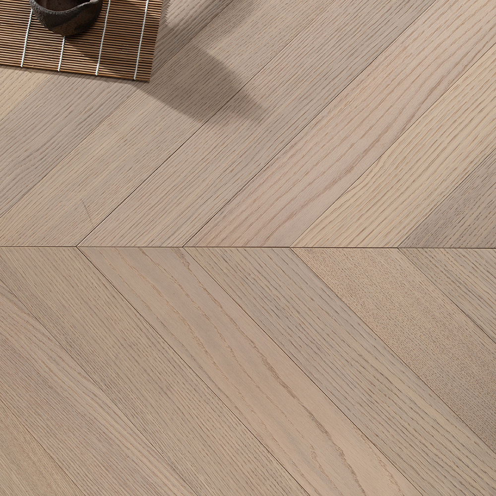 Villa decor Indoor white oak prefinished chevron solid wood flooring