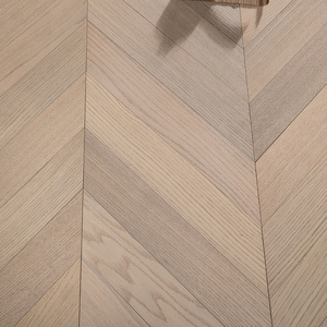 Villa decor Indoor white oak prefinished chevron solid wood flooring