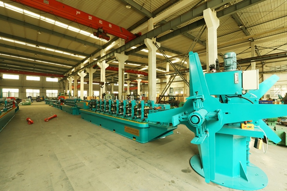 Automatic welded steel pipe production line/ERW tube mill machine