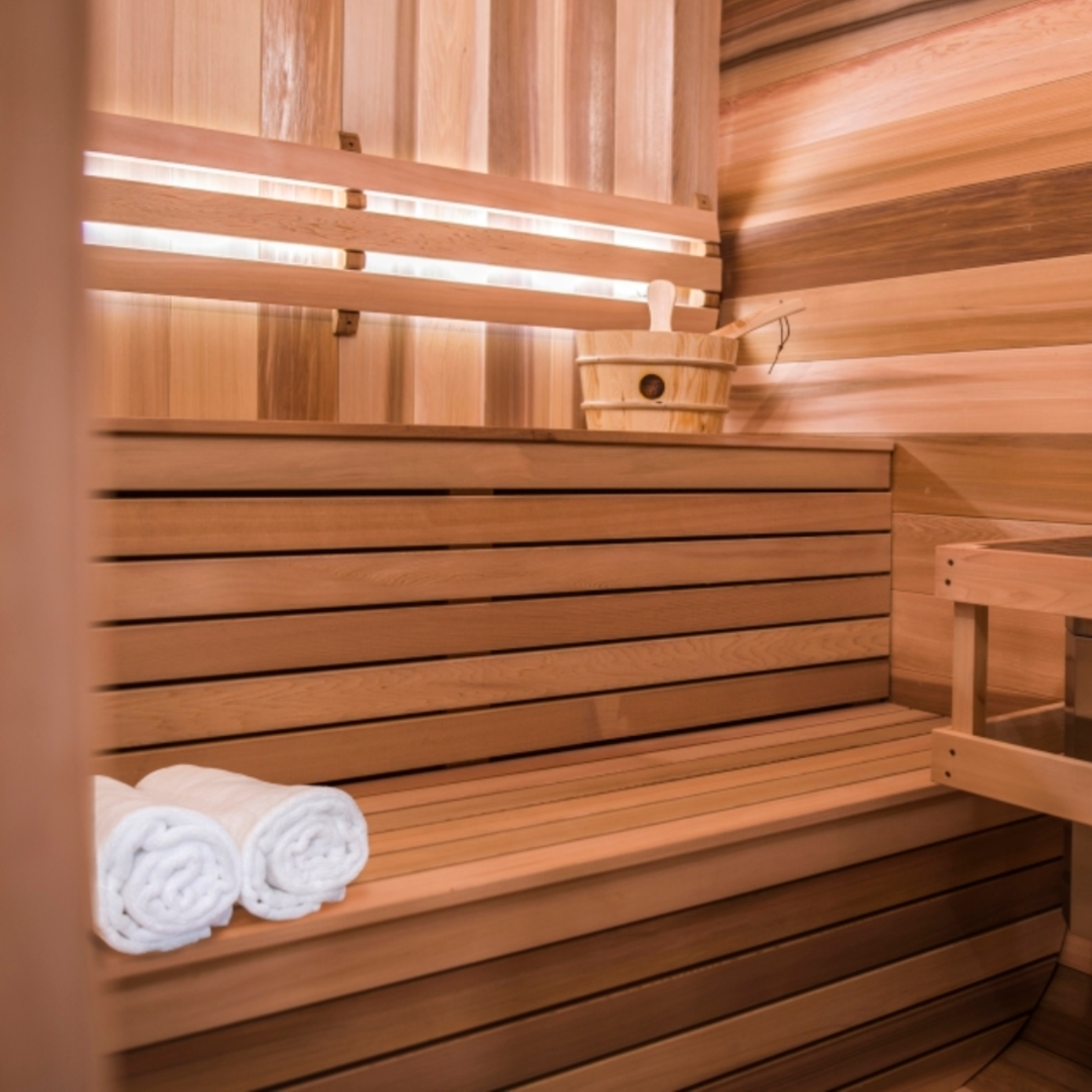 Traditional Sauna Room for 6 People Outdoor Sauna House Facility With Far Infared Sauna Treatment Equipment For Deposit