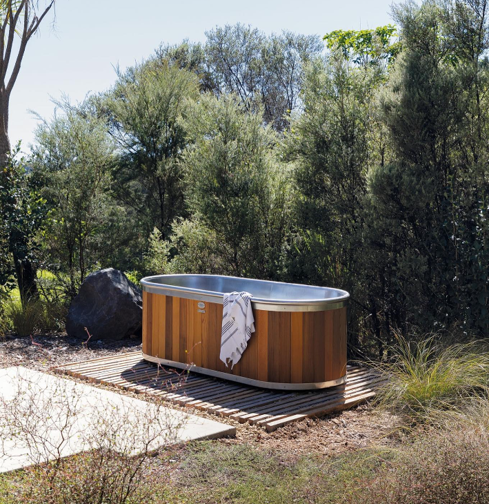 New design  Wooden Cold Plunge Tub Canadian cedar Spa Bath Tub With stainless steel