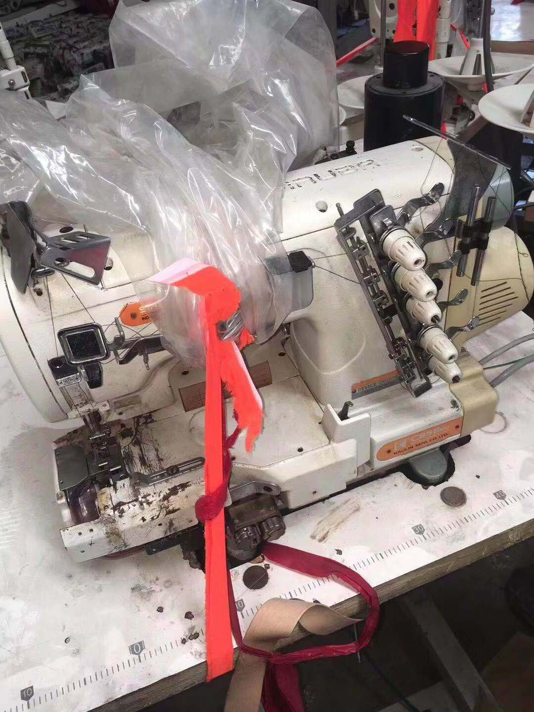 Used Siruba C858 4 Needles and 6 Threads Interlock Stretch industrial Sewing Machine