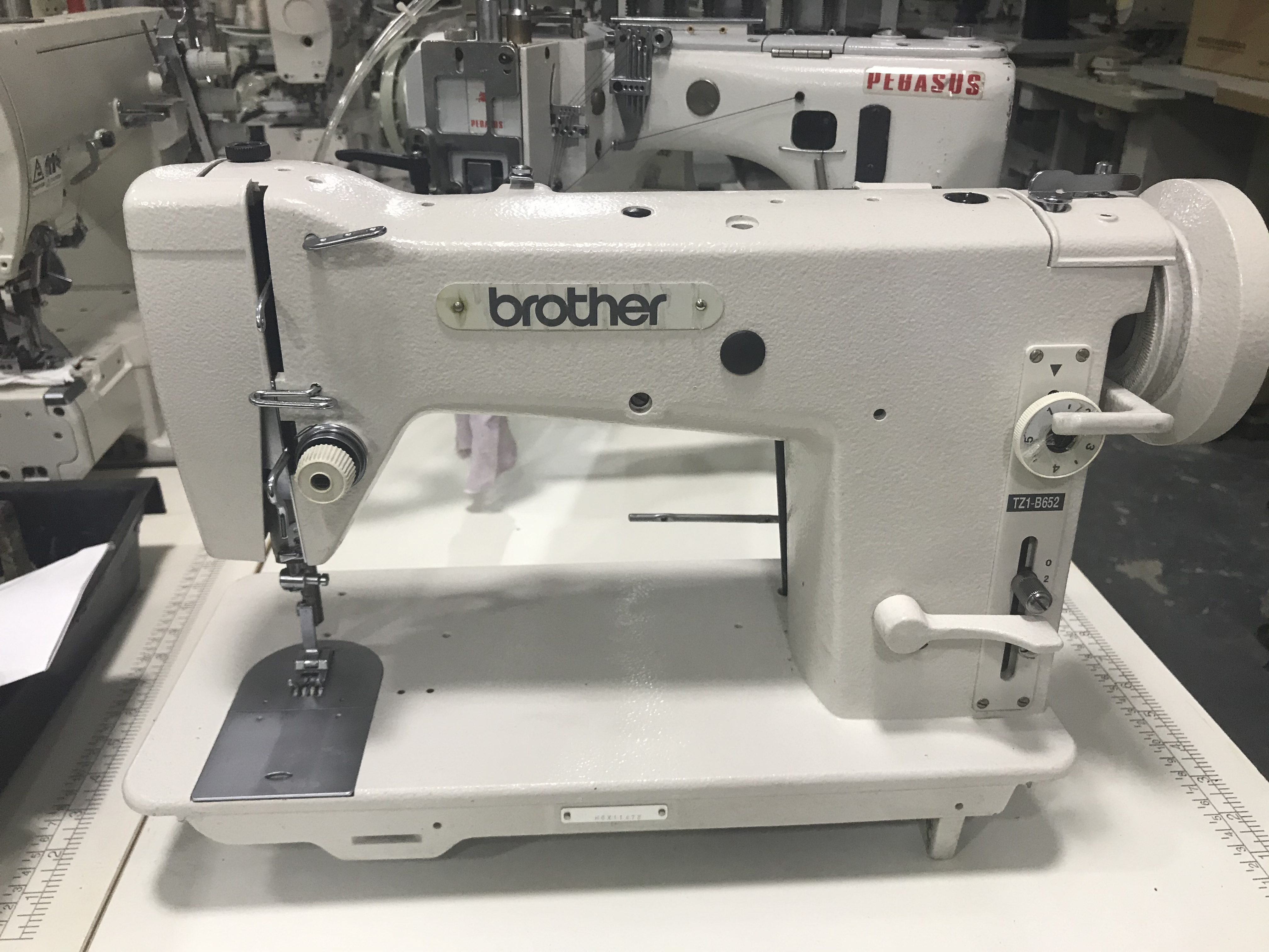 Original Japan brand Brother TZ1-B652 single needle sewing machine used for making clothes