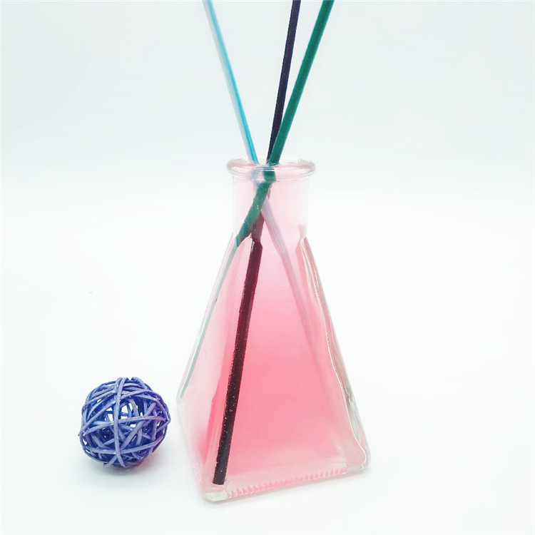 Small clear pyramid shaped square bottomed aroma diffuser glass bottles with cork lid 120ml