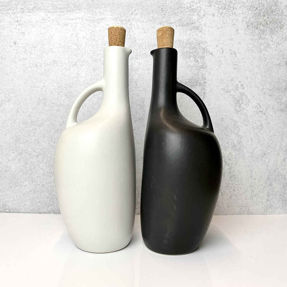 Rustic Minilalist White Black Wholesale Cooking Set Ceramic Vinegar Soy Sauce Pot Stoneware Olive Oil Bottle