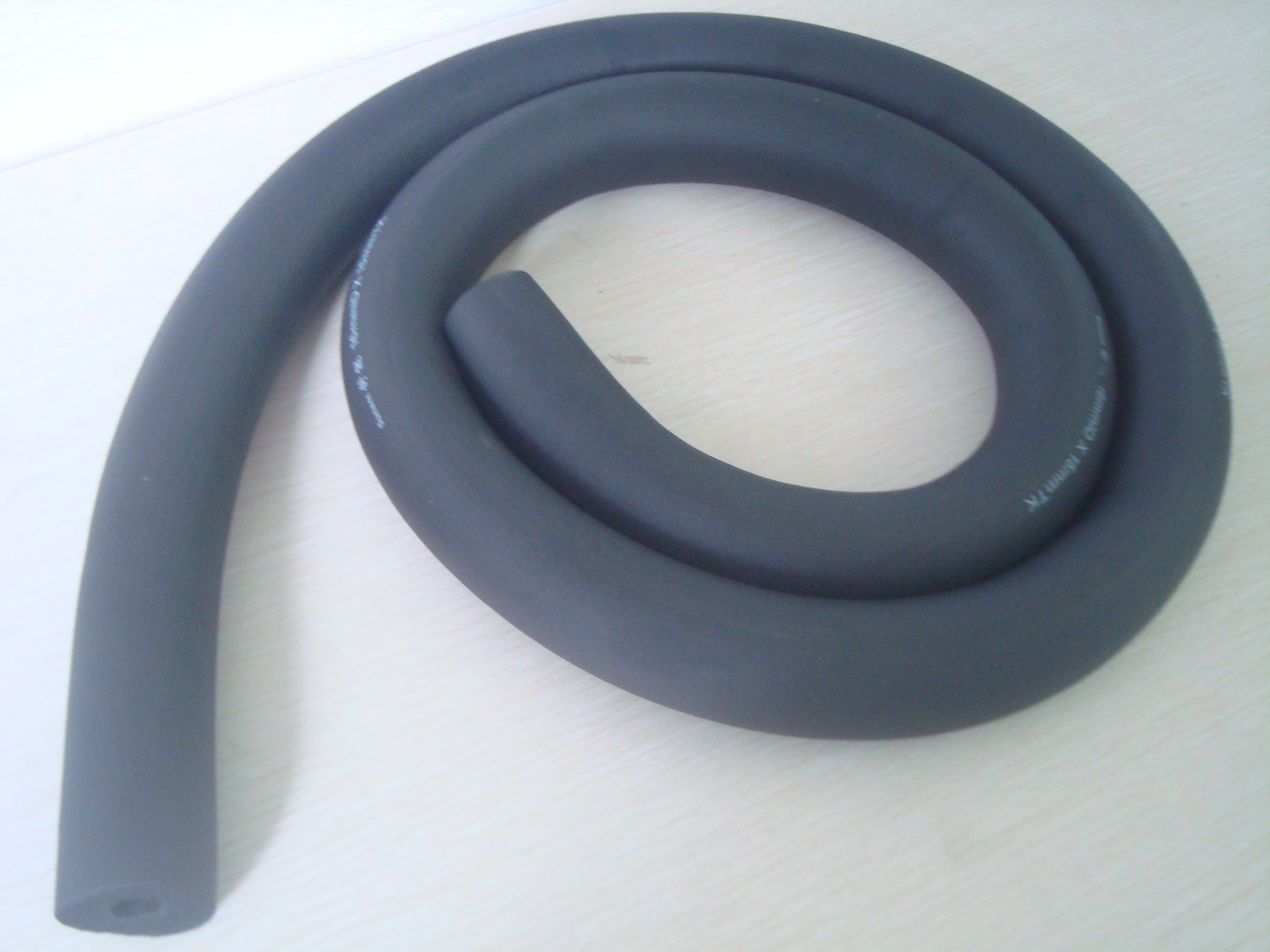 made in china hot water pipe insulation tube cheap price closed cell flexible rubber foam pipe insulation