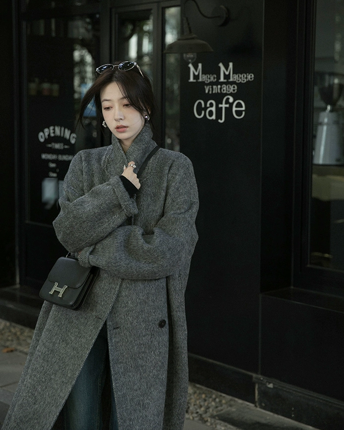 Hot Selling Women Gray Wool Coat Fashionable Winter Warm Alpaca Fur Coat Support Customization