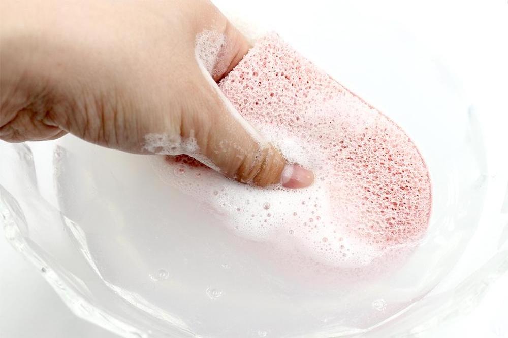 New Design Wholesale Makeup Remover Sponge Non-Latex Washable glove facial Body cleaning puff sponge