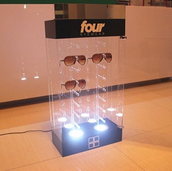 Countertop acrylic sunglass display case with lock