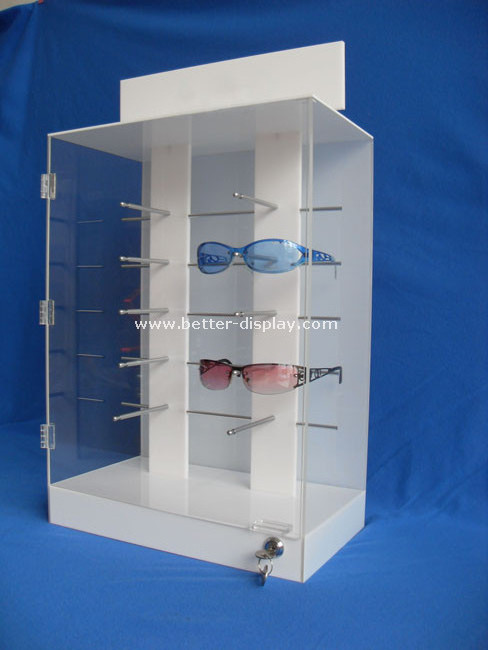 Countertop acrylic sunglass display case with lock