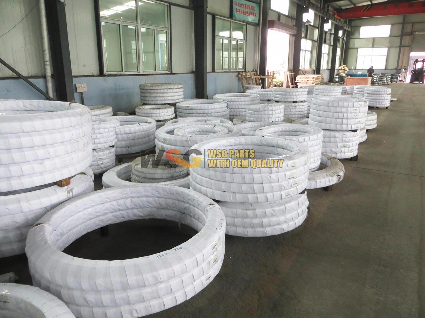 factory direct sale slewing ring suitable for Bobcat 337 excavator, excavator swing bearing for Bobcat