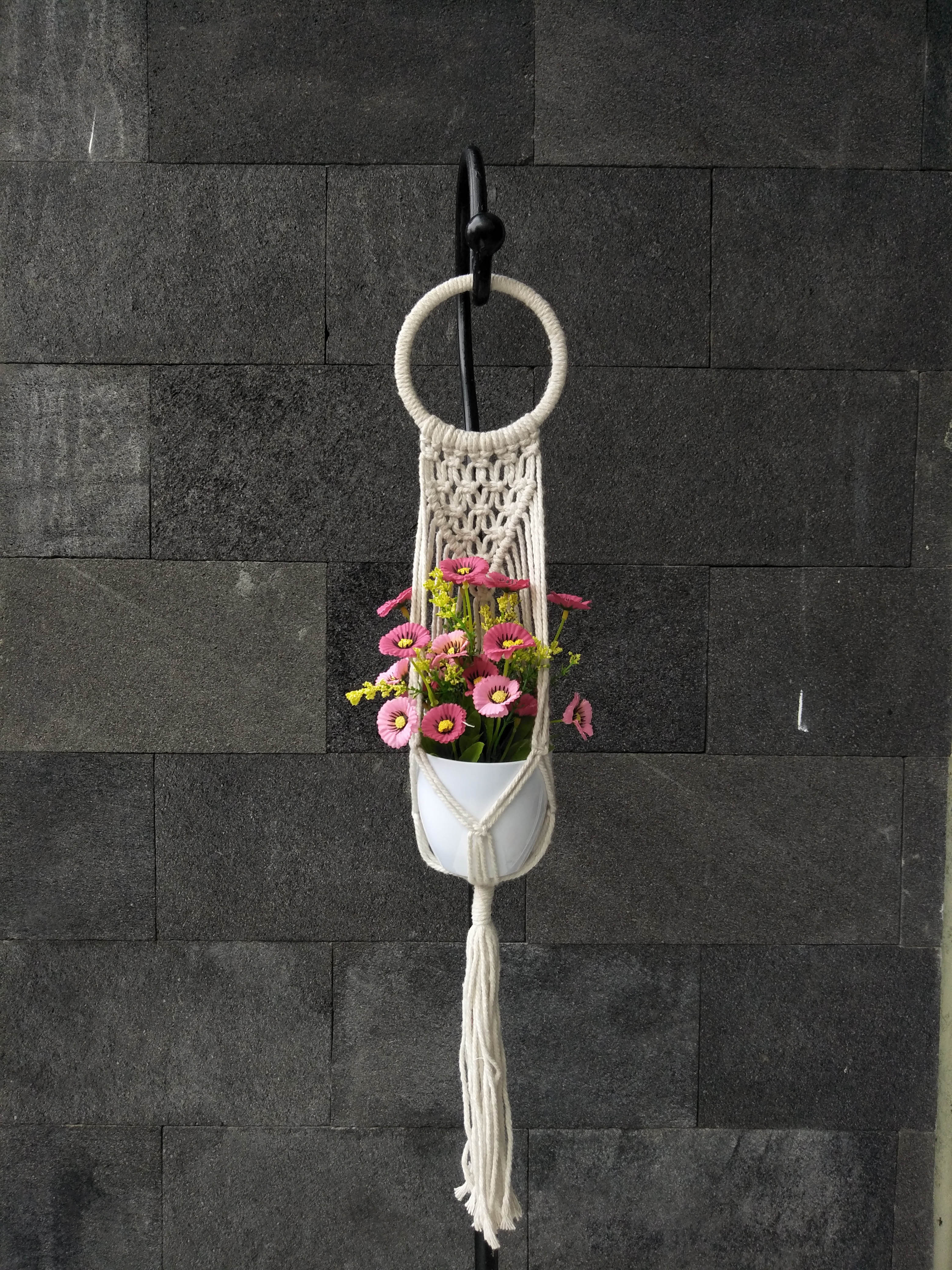 Affordable 100% Handmade Home Decoration Plant Hanger Macrame Plant Hanger for Garden Decoration