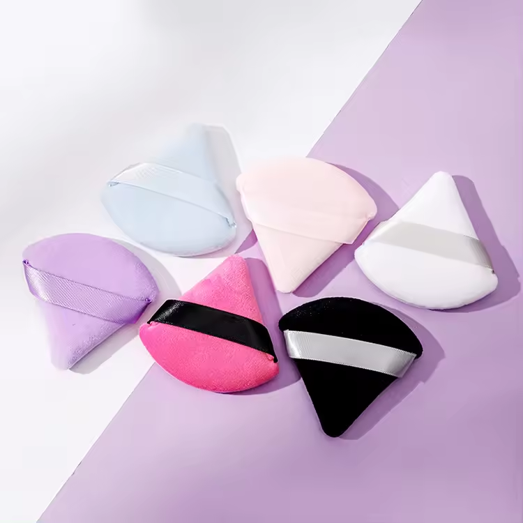 BUEYA Skin-Friendly for Easy Handling custom logo Triangle Powder Puff flocking Soft Velour Makeup Puffs for Face Powder