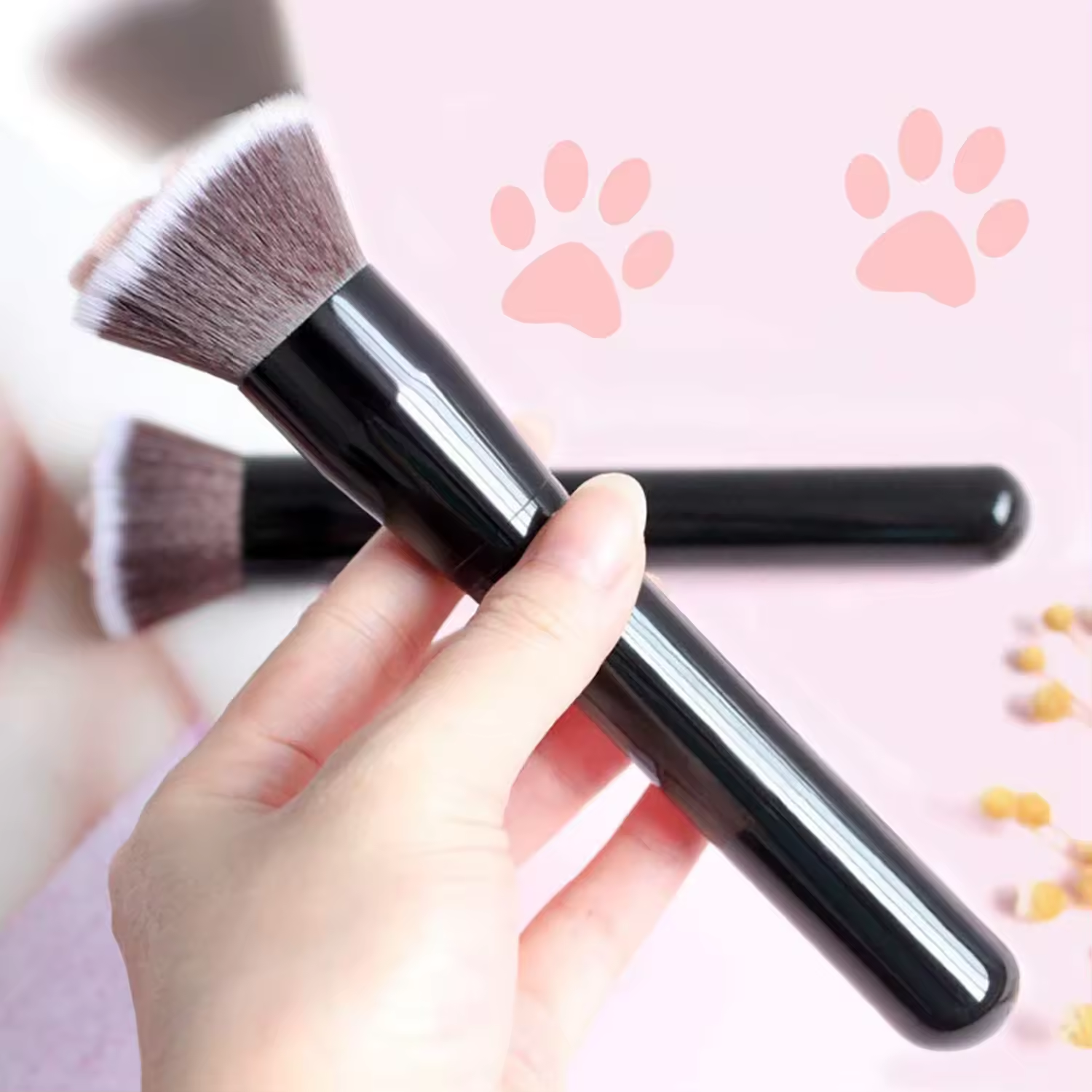 BUEYA Wood Handle Foundation Blending Face Brush 1 pcs Cat Feet Brush Blush Makeup Brush Cosmetic Beauty Tool Super Cute