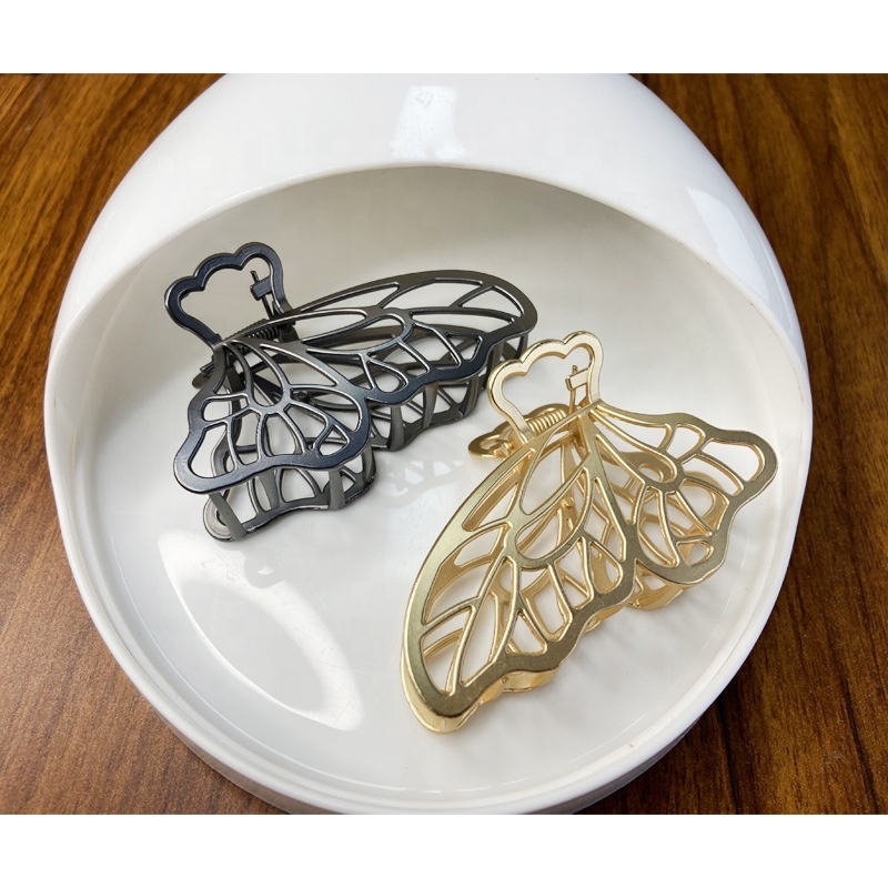 Gold Hollow out Butterfly Design Hair Claw 8cm Metal Stereo Butterfly Hair Claw Clips Elegant Alloy Woman Hair Accessories