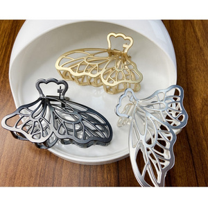 Gold Hollow out Butterfly Design Hair Claw 8cm Metal Stereo Butterfly Hair Claw Clips Elegant Alloy Woman Hair Accessories