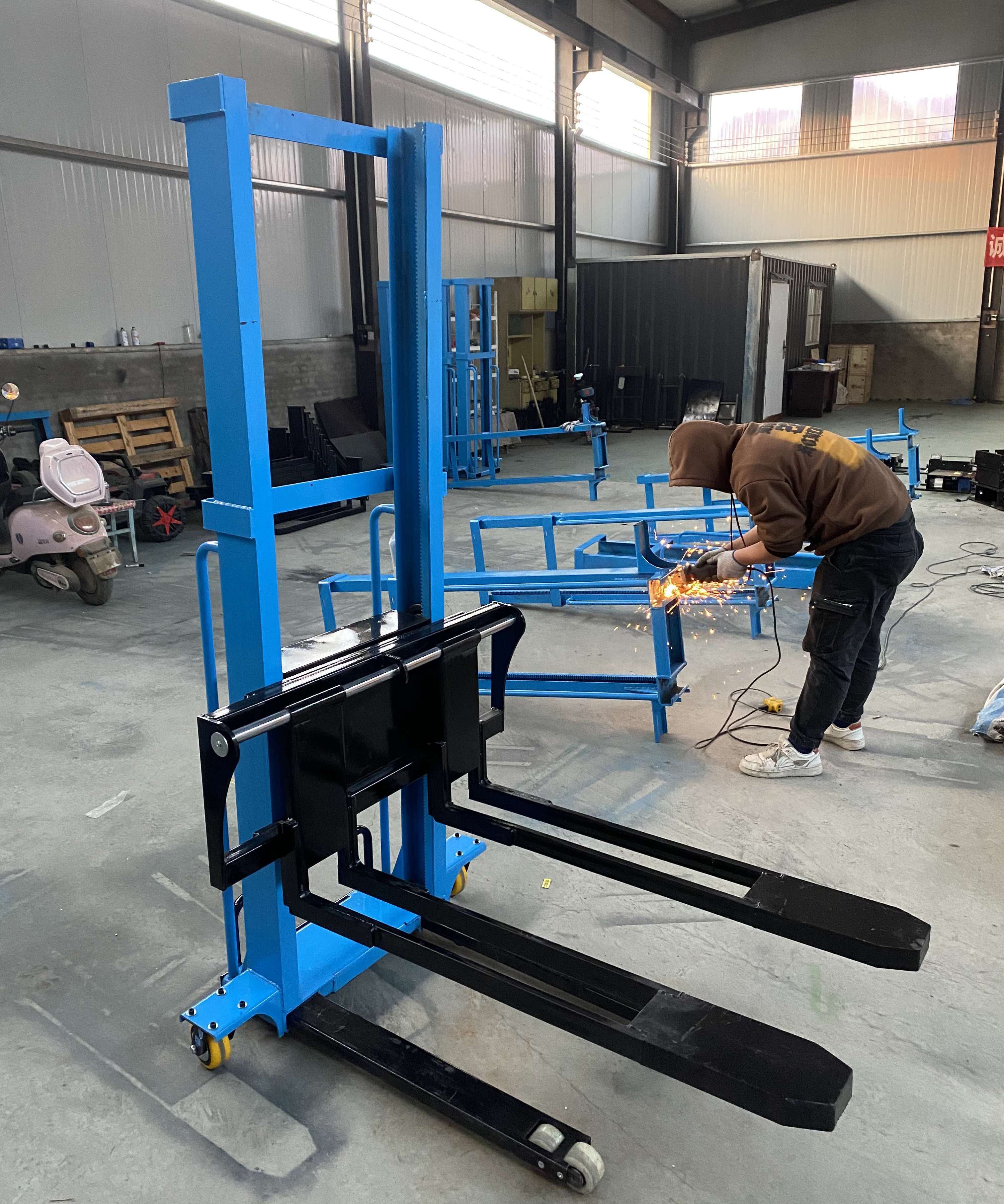 Wholesale for automatic Hand Remote Truck Stacker Use In Warehouse Hydraulic Hand Operated Manual Lifter