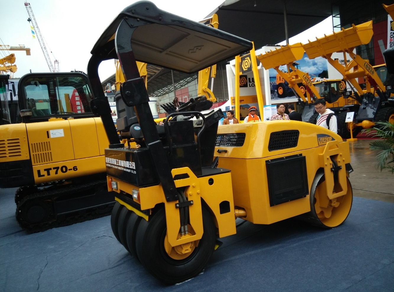 3t 4ton Tire Combined Full Hydraulic Vibratory Road Roller LTC203P LTC204P with cheap prices for sale