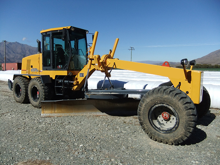 Chinese Top Brand 165HP High Operating Efficiency Motor Grader GR165 for Sale