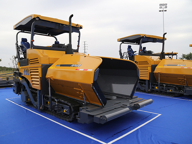 Brand New 4.5m Small Asphalt Finisher Asphalt Concrete Paver RP405 Mini Asphalt Paver on Sale