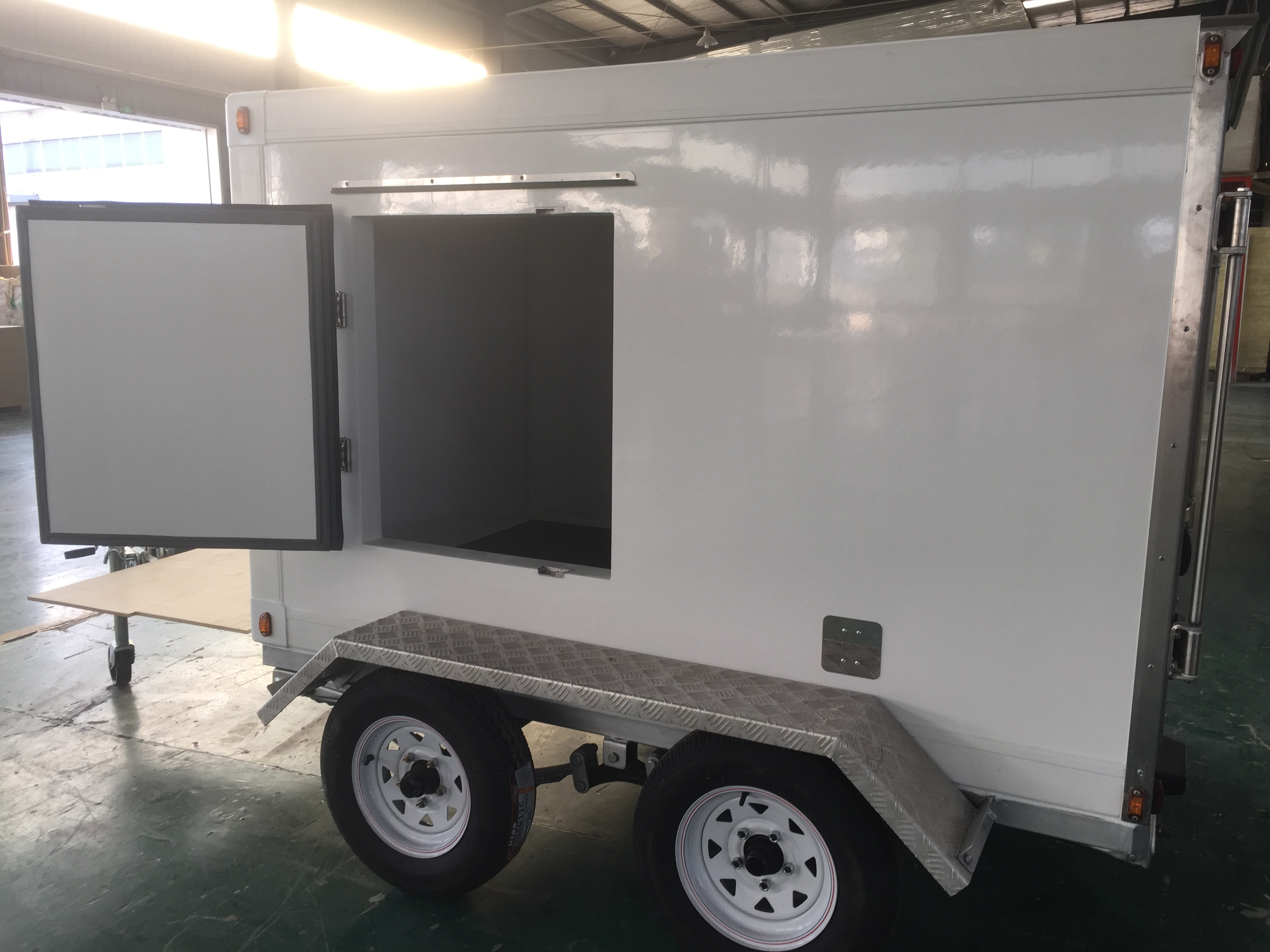 2019 Mobile Cold Storage Project For Africa With Hot Promotion Insulated Sliding Hinged Door