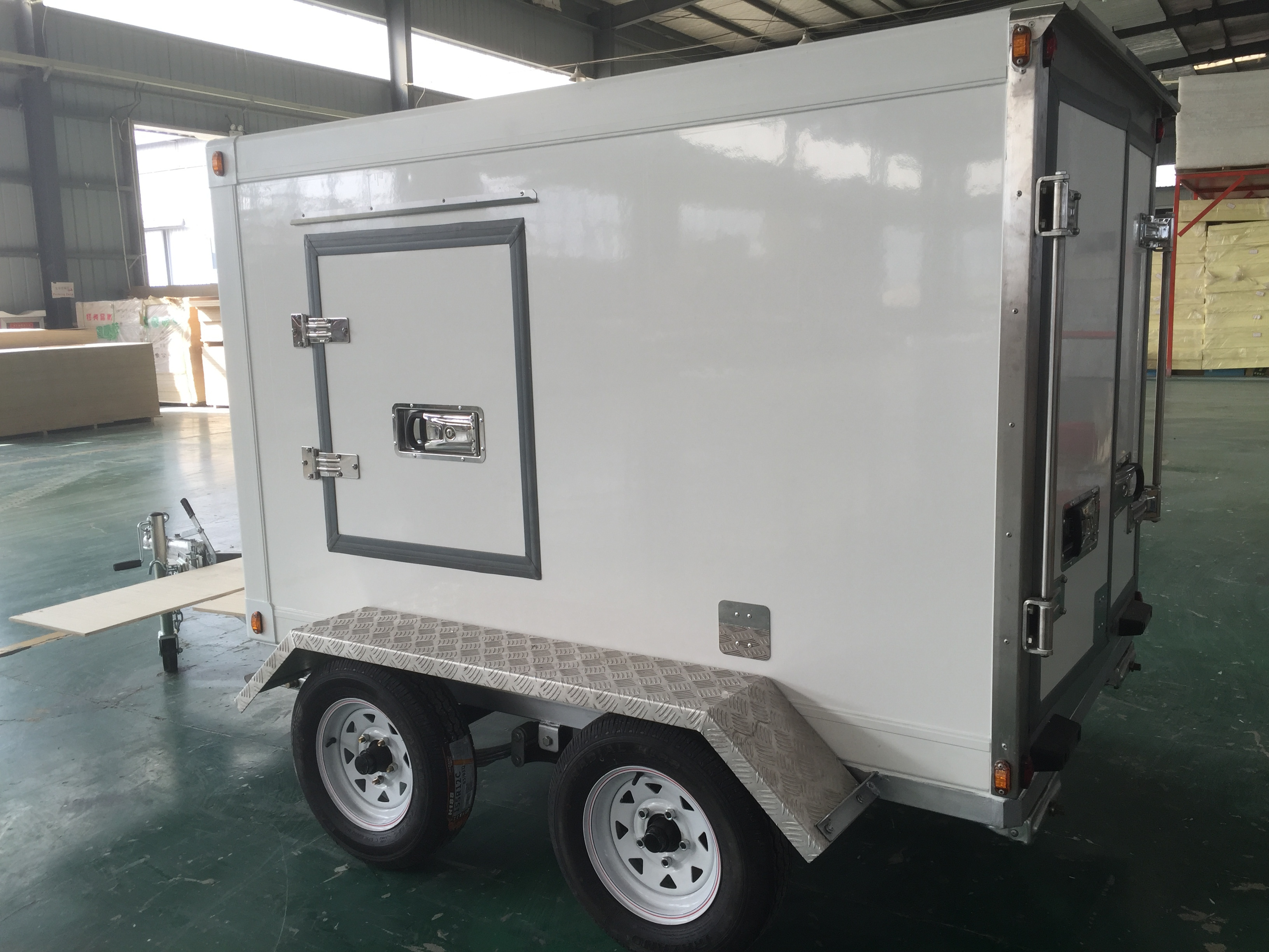 2019 Mobile Cold Storage Project For Africa With Hot Promotion Insulated Sliding Hinged Door