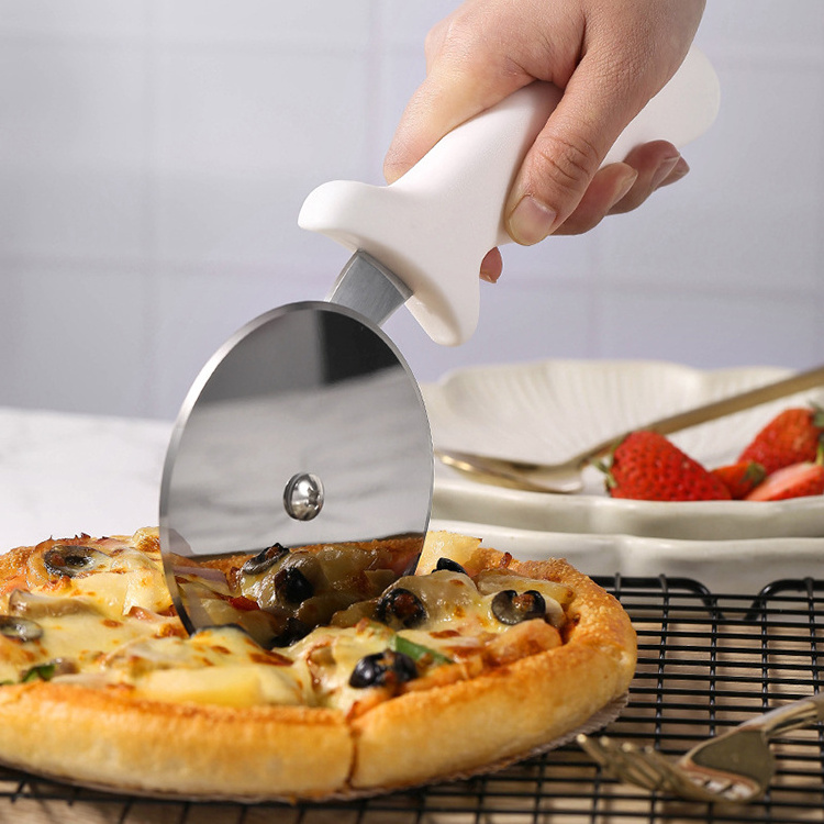 Factory Outlet pizza slicers wheel Pizza Roller knife Stainless Steel Pizza Cutter With Plastic Handle