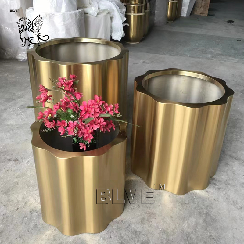 BLVE Commercial Public Garden Decoration Flower Pots Metal Planters Round Ball Stainless Steel Vase