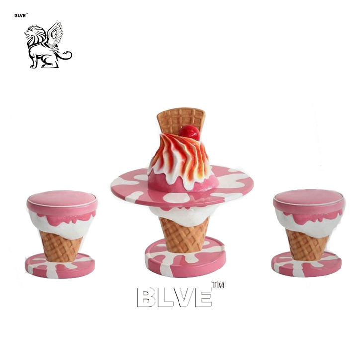 BLVE Customized Modern Outdoor Shop Decoration Large Fine Workmanship Fiberglass Ice cream Table and Chairs