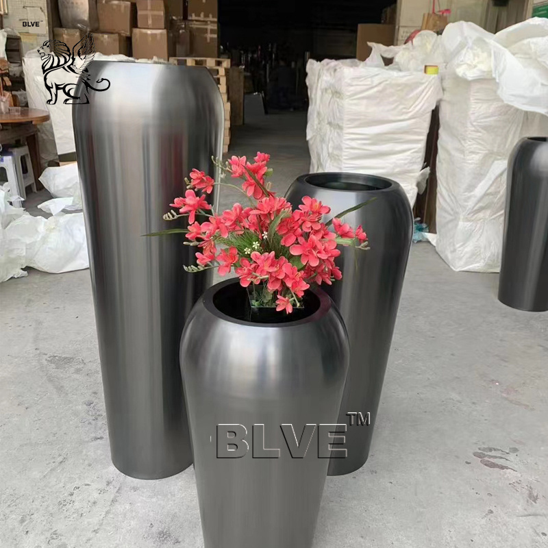 BLVE Commercial Public Garden Decoration Flower Pots Metal Planters Round Ball Stainless Steel Vase