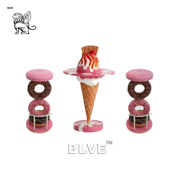 BLVE Customized Modern Outdoor Shop Decoration Large Fine Workmanship Fiberglass Ice cream Table and Chairs