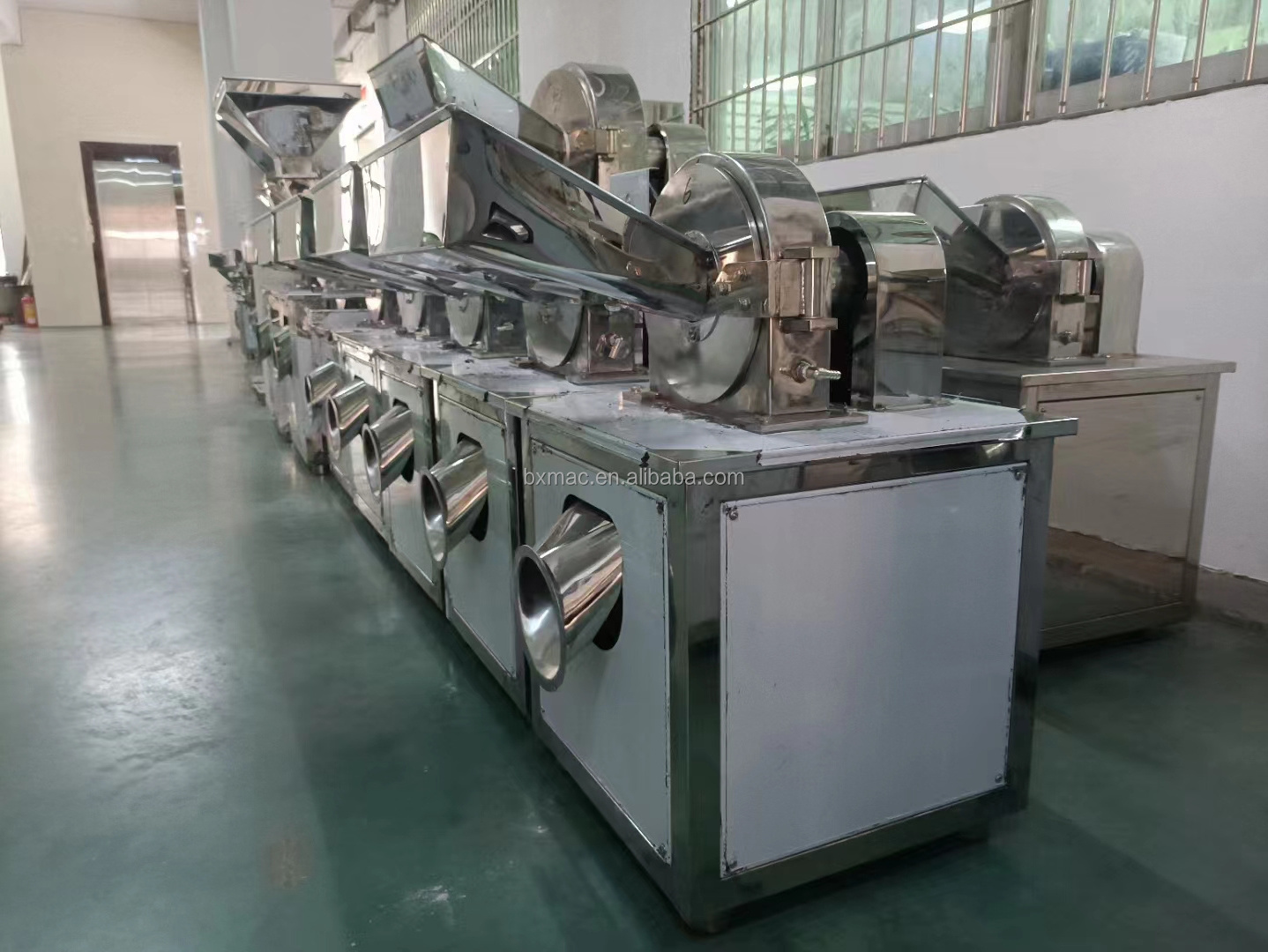 Commercial moringa leaves powder grinder corn wheat mill grinding machine banana chips cassava flour grinding machine