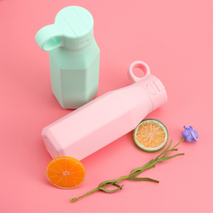 Wholesale Foldable Reusable Cute Baby Feeding Bottle Kids Water Bottle Collapsible Silicone Bottle With Straw