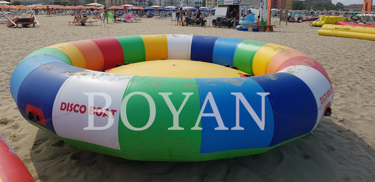 New design Inflatable Spinning LOUNGE TWISTER Towable Tube For Water Entertainment Inflatable Water Rotating Disco Boat