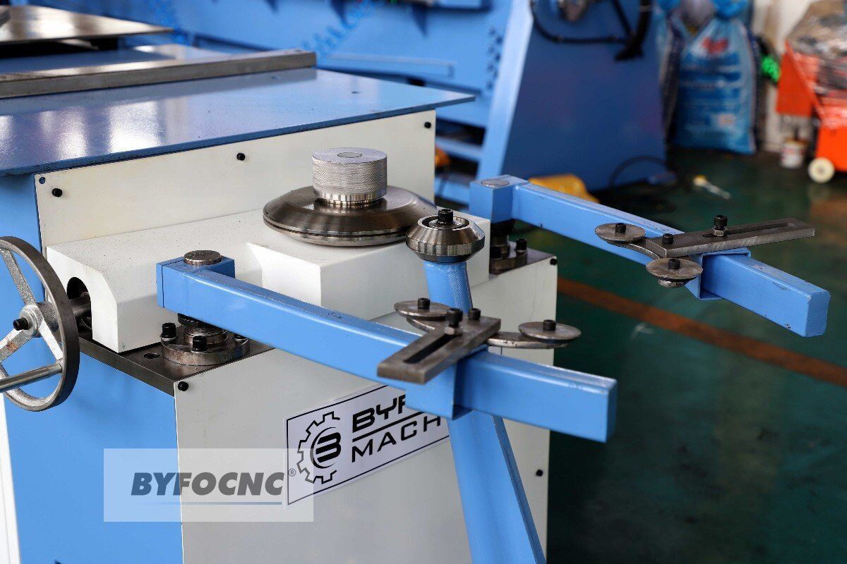 BYFO SS sheet air duct elbow forming machine electric round duct elbow machine spiral duct elbow forming machine