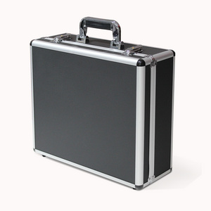 Wholesale Barbershop Suitcase Market Durable Aluminum Barber Tool Case Carrying Case With Dividers